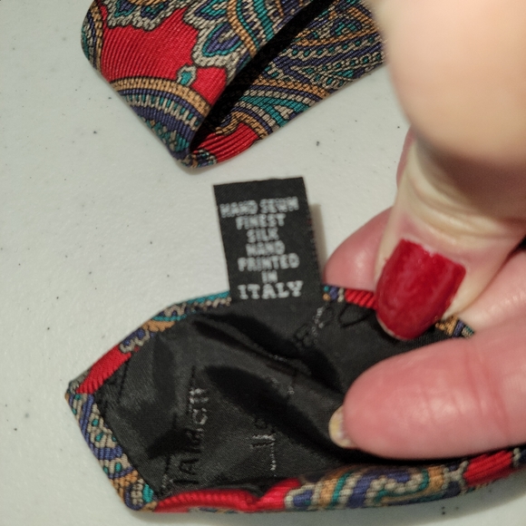 Robert Talbott Carmel by the Sea Pebble Beach 100% Silk Men's Tie - Picture 5 of 7